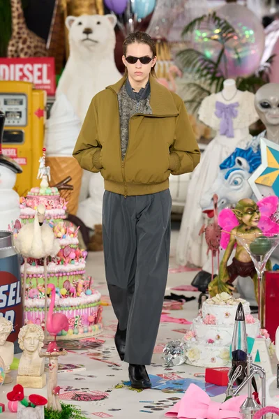 Look 11